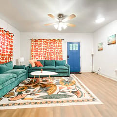Fun and Funky 3qn beds 3/2, crew or family welcome
