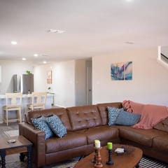 New | 5 bed 3.5 bath | Long Stays OK | 2 Masters
