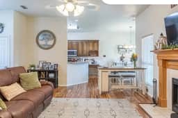 4 bd 2 bth | Central | Spacious | Grill | Crews OK - Image 5