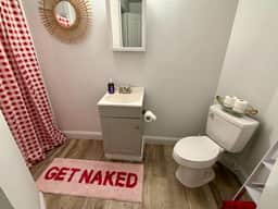 Cute | Clean | 2BR home | Perfect for longer stays - Image 5