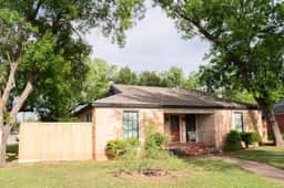 Long stays OK | 3/2 | HUGE | New | Porch | Pets OK - Image 3