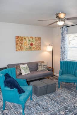 Simple & Cozy 2BR | Central | 2 QN | Crew Friendly - Image 3