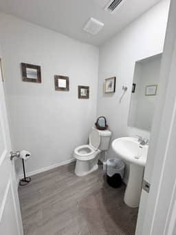 New | Long Stays OK | Huge 5bed 3.5 bath | Garage - Image 2