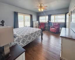 ACU Family Home - Central, 4BR/3BA - Image 2