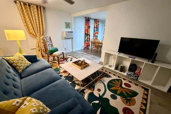 Cute | Clean | 2BR home | Perfect for longer stays - Image 1