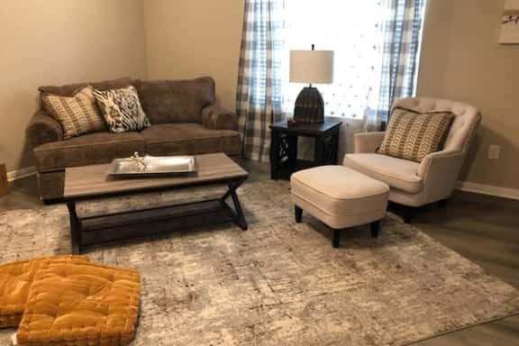 Dyess ~ 3bd/2bth ~ Spacious ~ Long Stays OK ~ Pets - Image 1