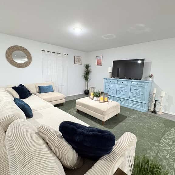 New | Long Stays OK | Huge 5bed 3.5 bath | Garage - Image 1