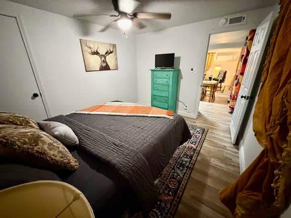 Cute | Clean | 2BR home | Perfect for longer stays - Image 3