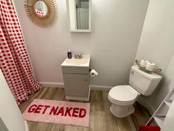 Cute | Clean | 2BR home | Perfect for longer stays - Image 5