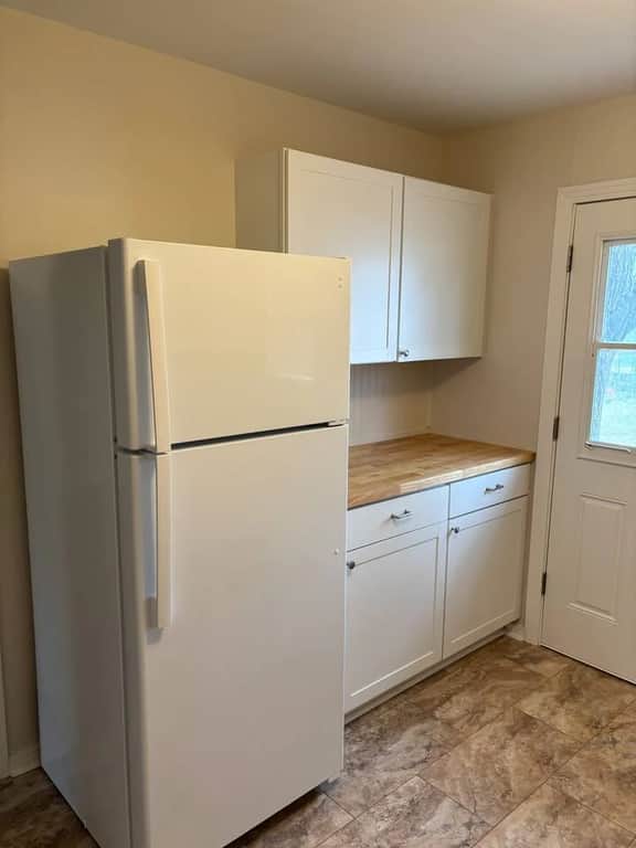 Close to Data Centers | 3bed/1 | Central/Spacious - Image 4