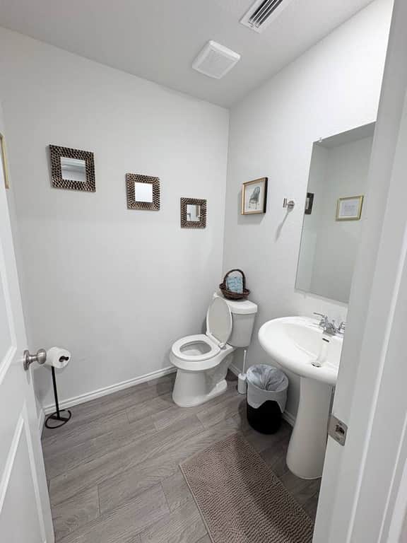 New | Long Stays OK | Huge 5bed 3.5 bath | Garage - Image 2