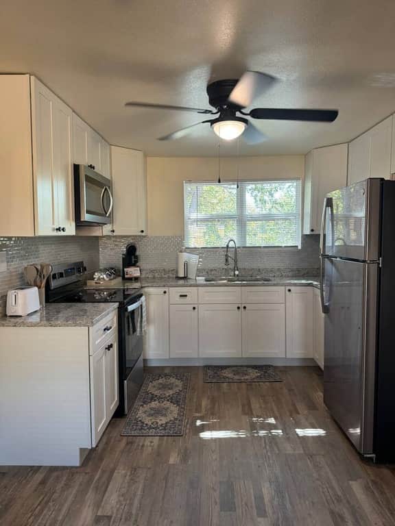 Small 2 bd/1 bth | Near Data Center |Long Stays OK - Image 4