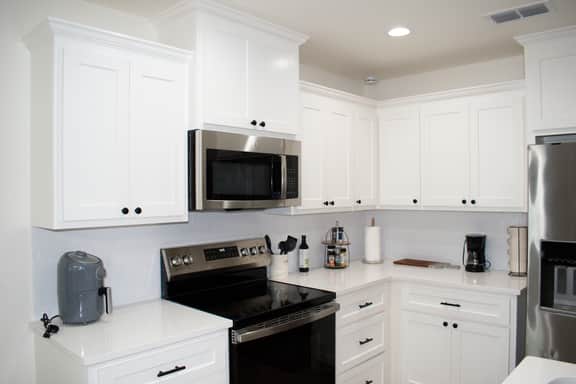 New ~ 3BR 2 Bth ~ crew friendly ~ Spacious ~ Cntrl - Image 4