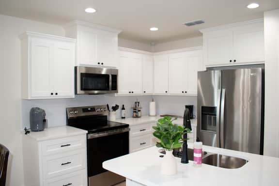 New ~ 3BR 2 Bth ~ crew friendly ~ Spacious ~ Cntrl - Image 5