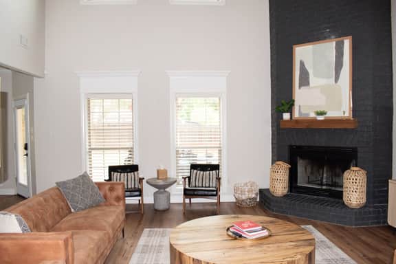 Spacious | 5bed | Beautiful | Yard | Crew Friendly - Image 4